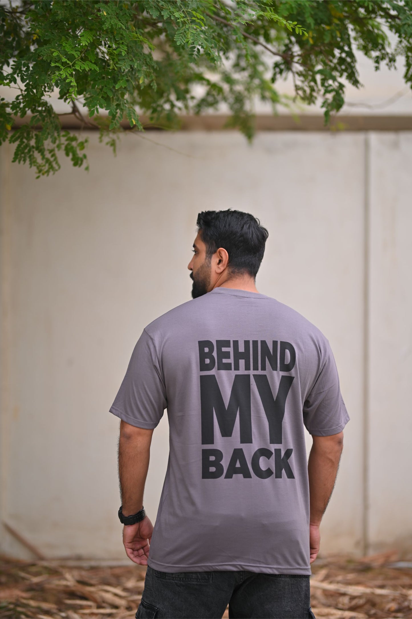 BEHIND MY BACK Oversized T-Shirt