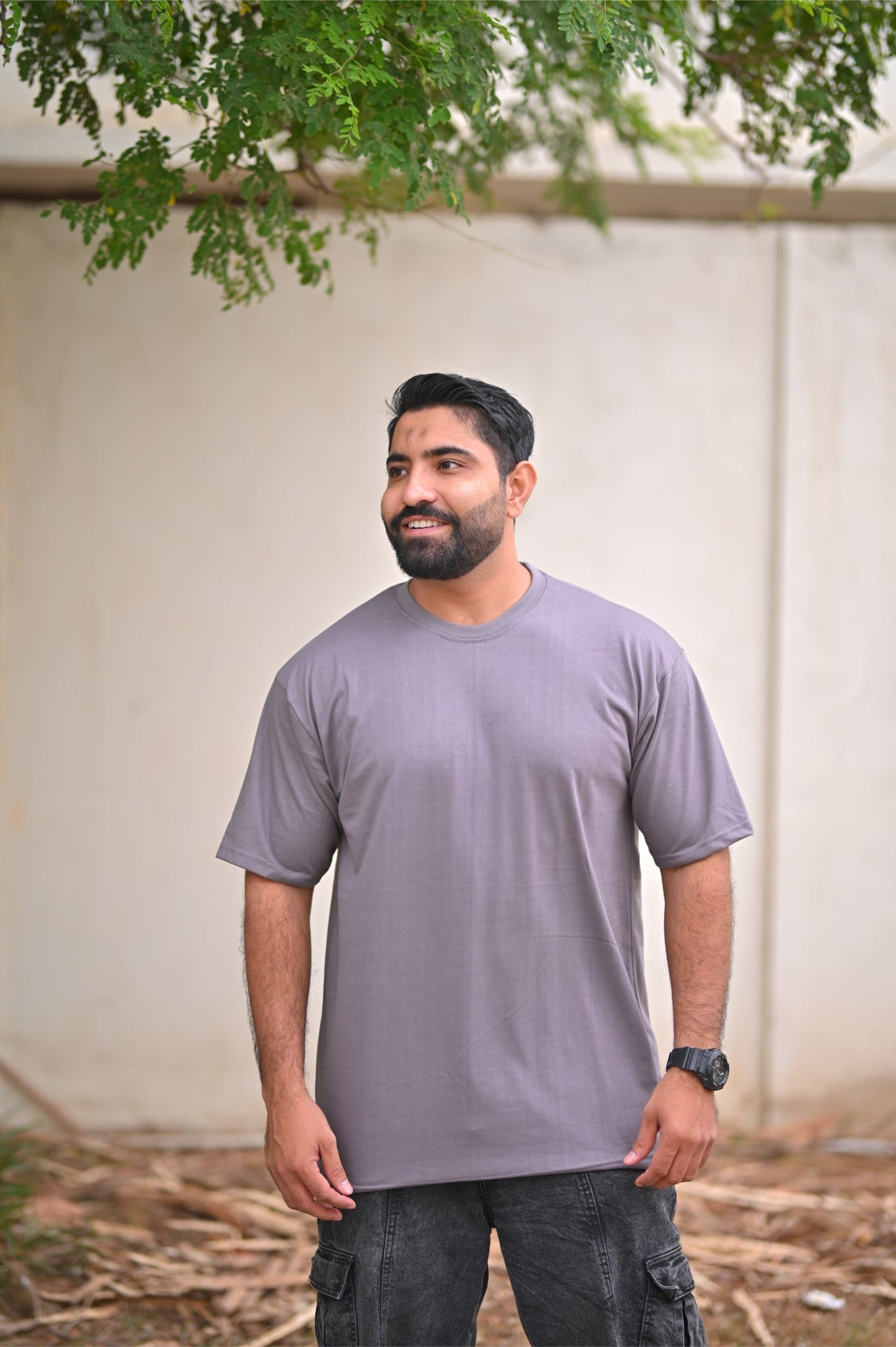 BEHIND MY BACK Oversized T-Shirt